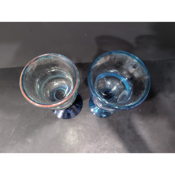 Mexican Handblown Wine Goblets, Clear Glass with Aqua Blue‎ Rim, Stem, Set of 2 - Picture 9 of 10